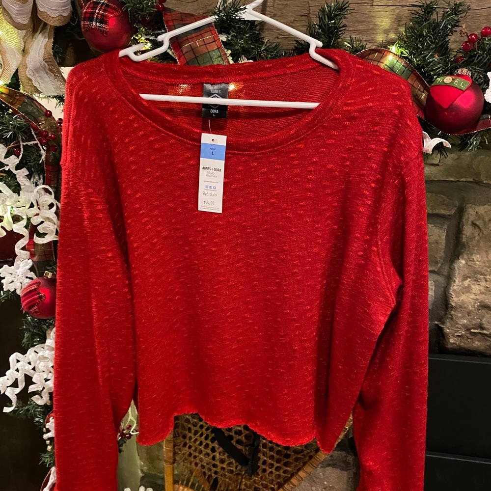 Agnes and Nora crop sweaters size large.